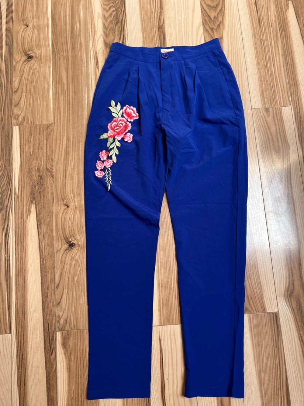 Solaris Style blue pants with embroidered flower detail NWT